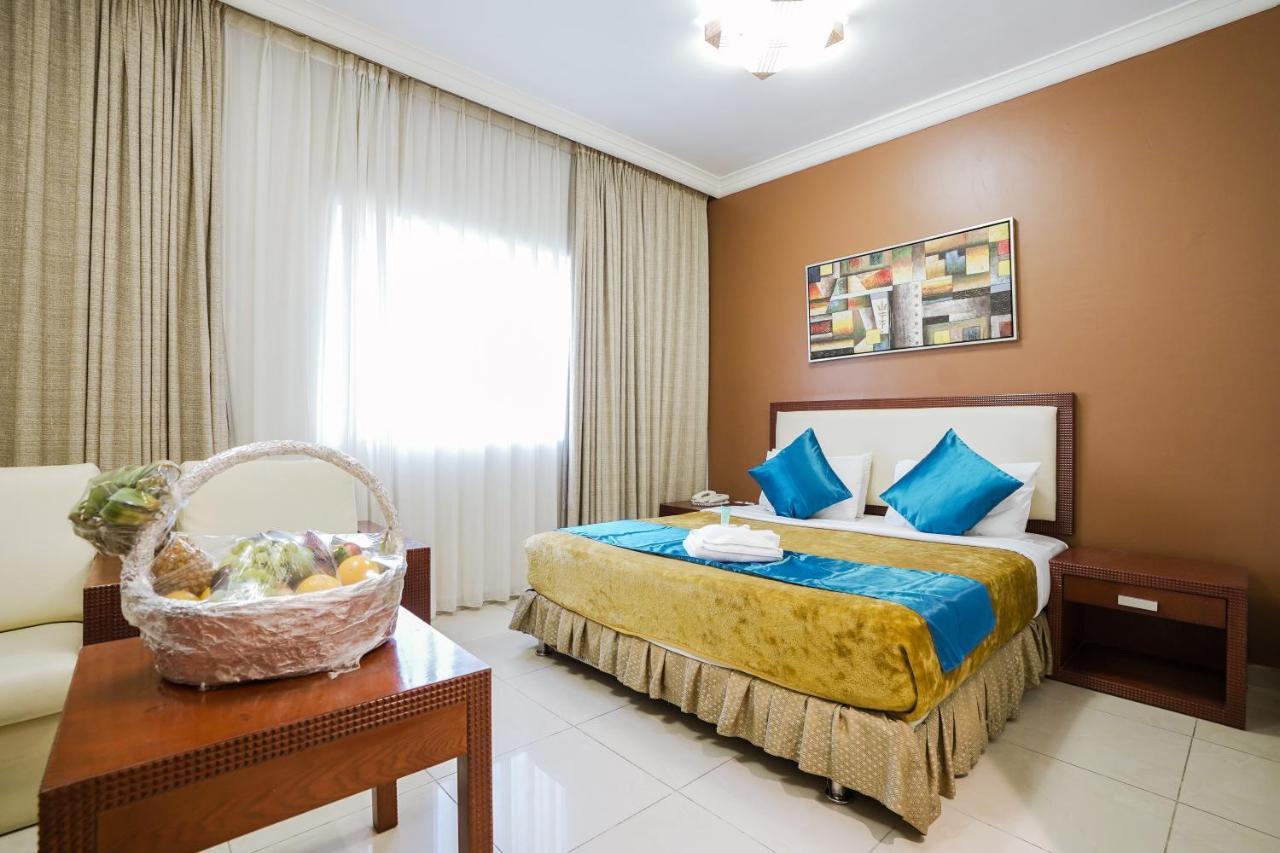 Hotel Crystal Plaza