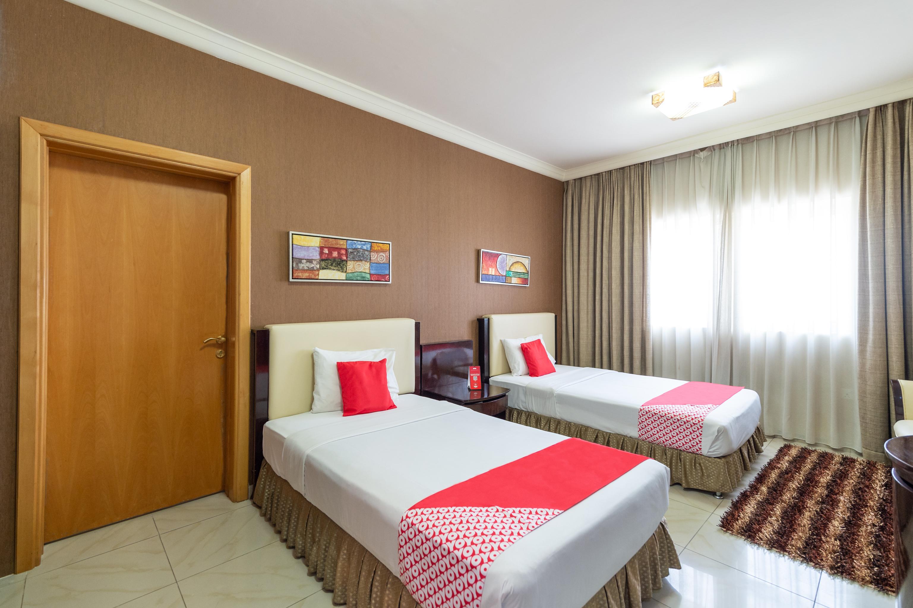 Hotel Crystal Plaza
