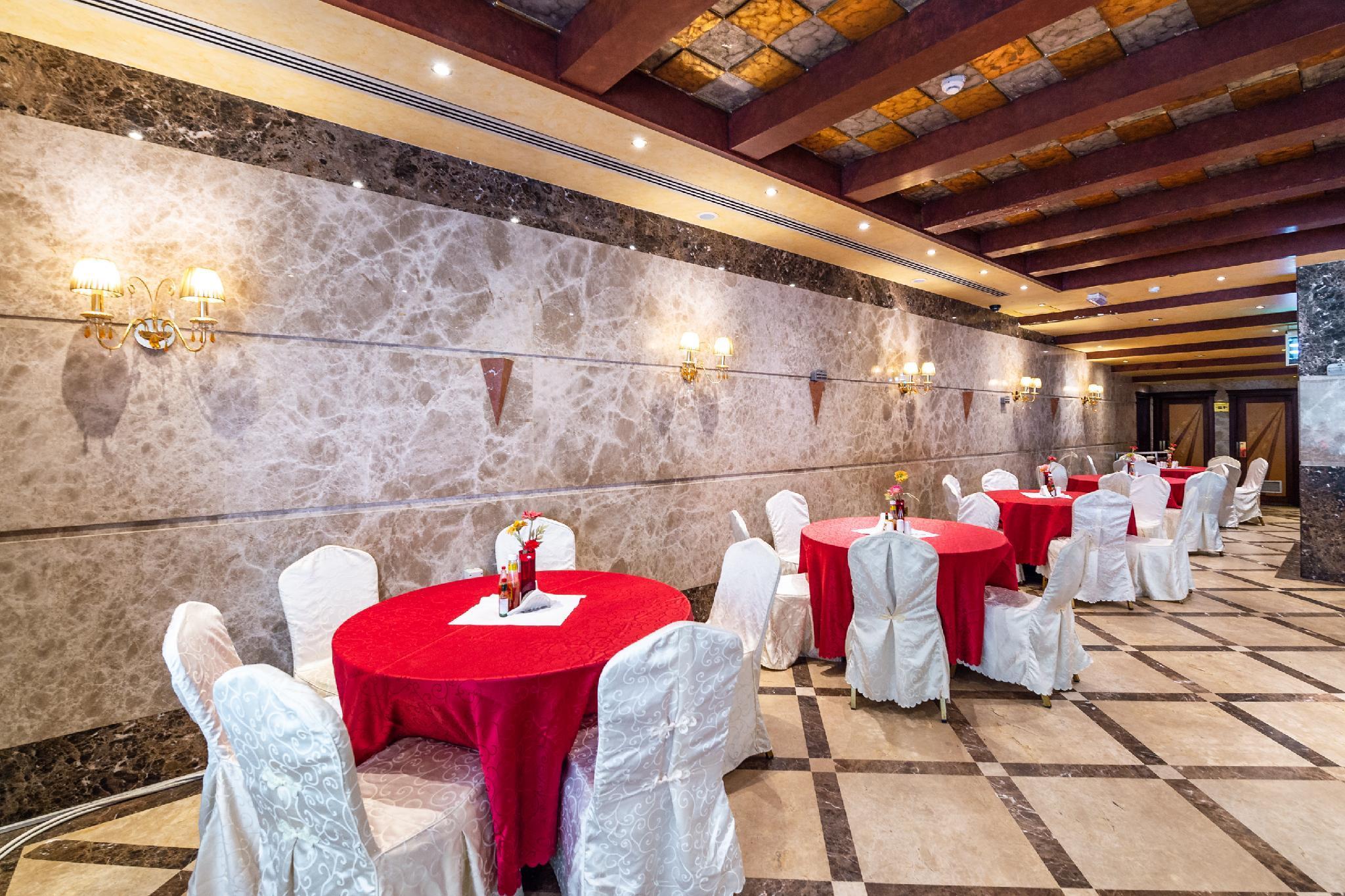 Hotel Crystal Plaza