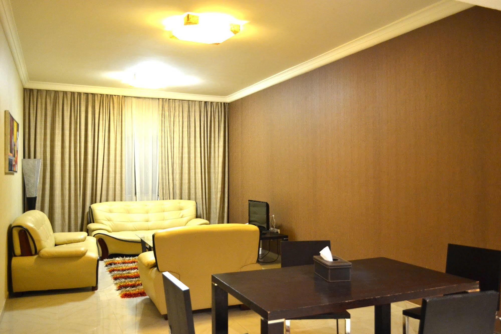 Hotel Crystal Plaza