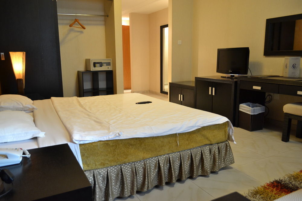 Hotel Crystal Plaza 2*